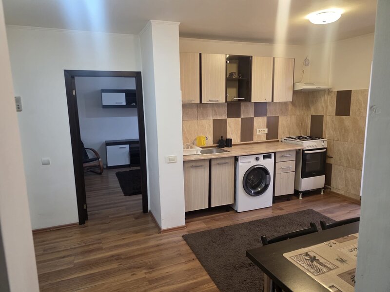 Piata Rahova, chiar pe strada Croitoru Vasile, intersectie Calea Rahova