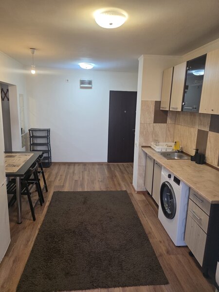 Piata Rahova, chiar pe strada Croitoru Vasile, intersectie Calea Rahova