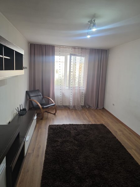 Piata Rahova, chiar pe strada Croitoru Vasile, intersectie Calea Rahova